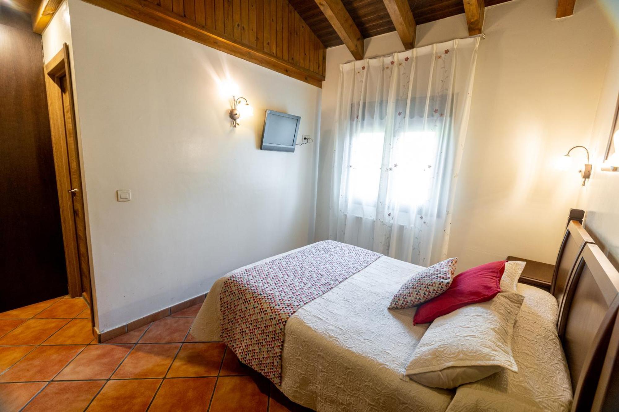 Apartamentos El Pedrayu أونيس المظهر الخارجي الصورة